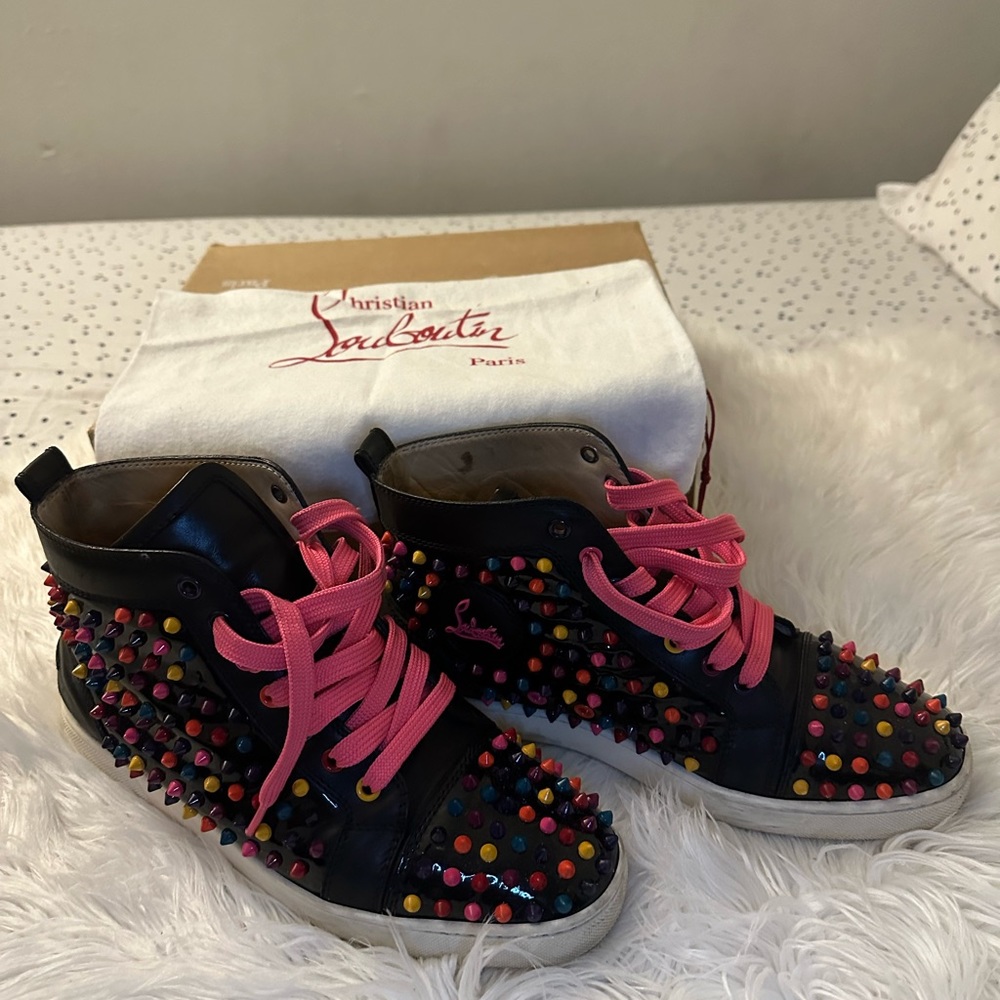 CHRISTIAN LOUBoutin SNEAKERS.